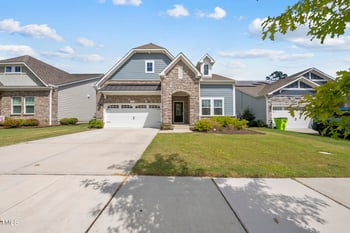 437 Oaks End Dr, Holly Springs, NC 27540