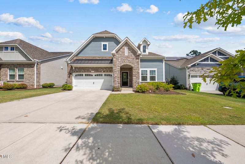 437 Oaks End Dr, Holly Springs, NC 27540