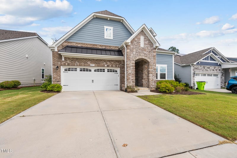 437 Oaks End Dr, Holly Springs, NC 27540