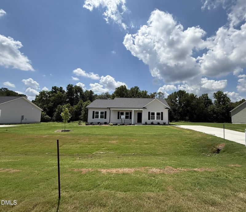 438 Barbour's Place Dr, Four Oaks, NC 27524