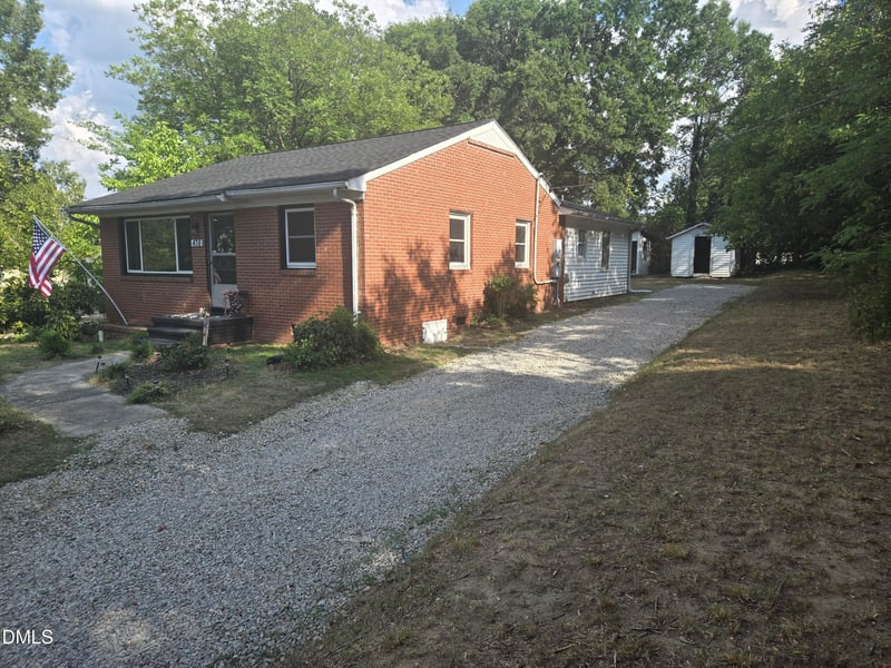 438 Dudley St, Burlington, NC 27217