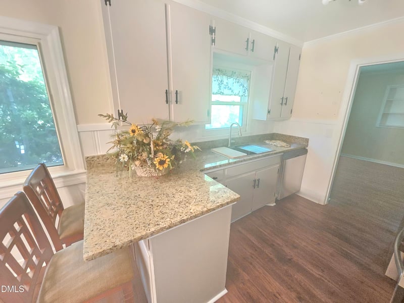 438 Dudley St, Burlington, NC 27217