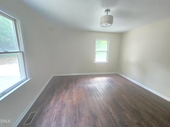 438 Dudley St, Burlington, NC 27217
