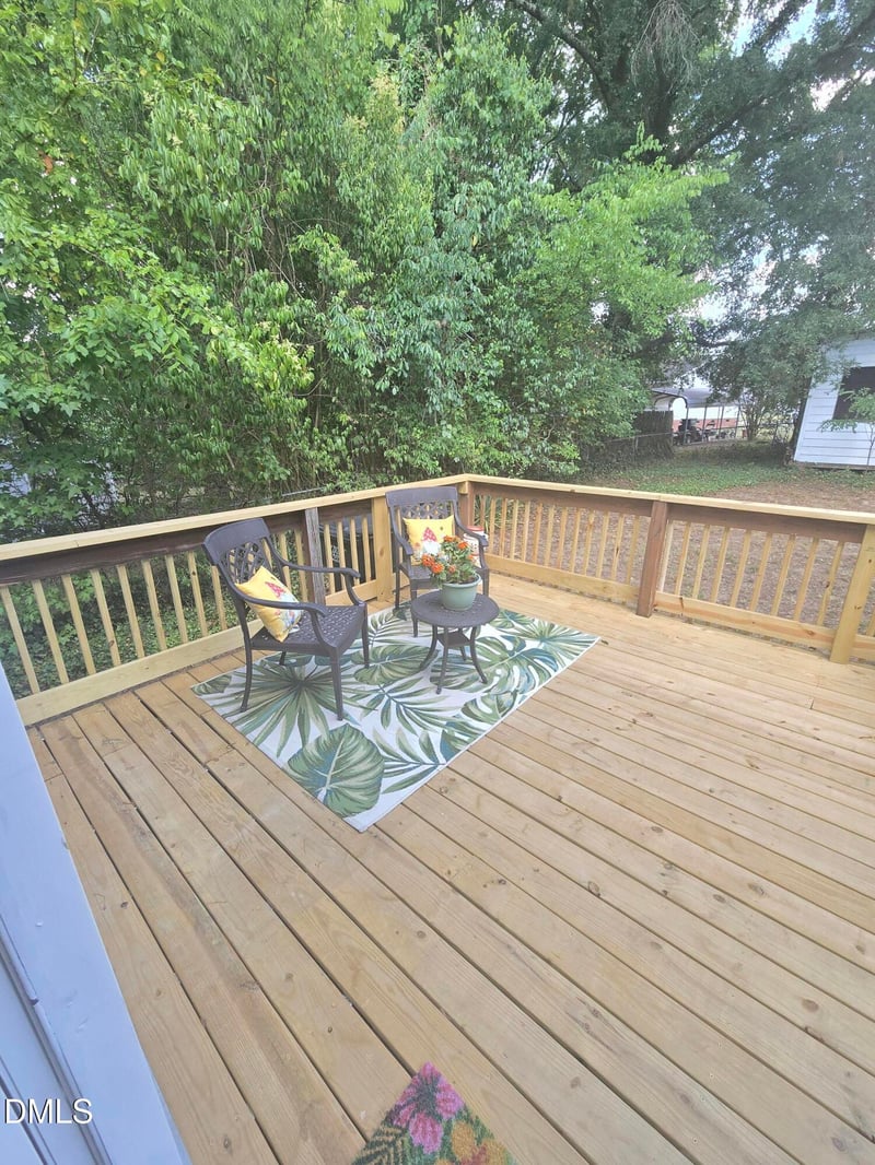 438 Dudley St, Burlington, NC 27217