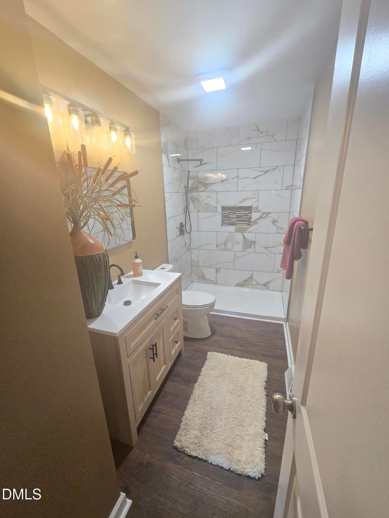438 Dudley St, Burlington, NC 27217
