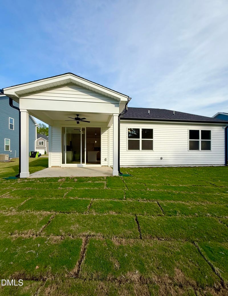 438 Providence Creek Dr, Fuquay Varina, NC 27526