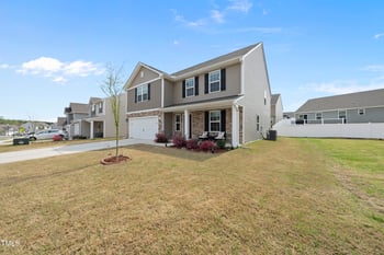 438 Turning Lake Dr, Zebulon, NC 27597
