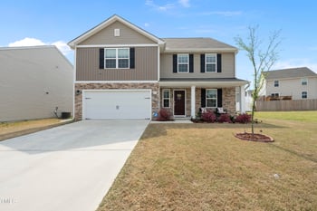 438 Turning Lake Dr, Zebulon, NC 27597