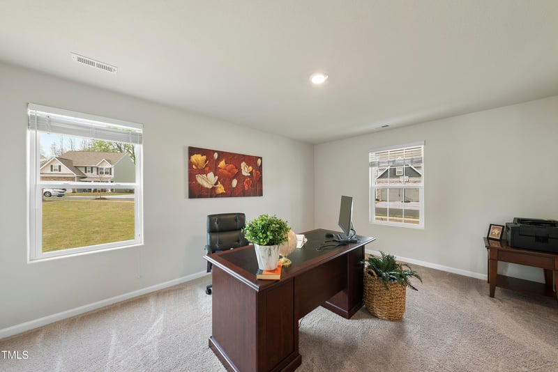 438 Turning Lake Dr, Zebulon, NC 27597