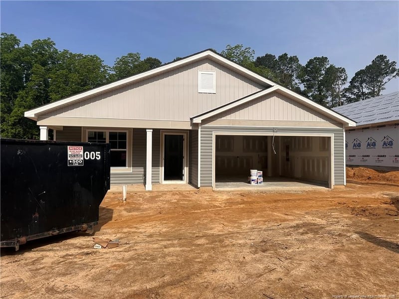 438 Windemere Dr, Fayetteville, NC 28314