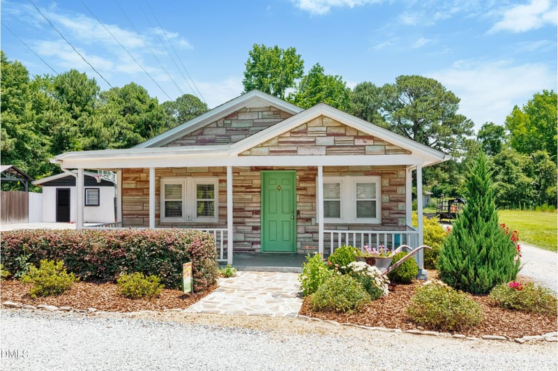 4386 Highway 301 #E, Four Oaks, NC 27524