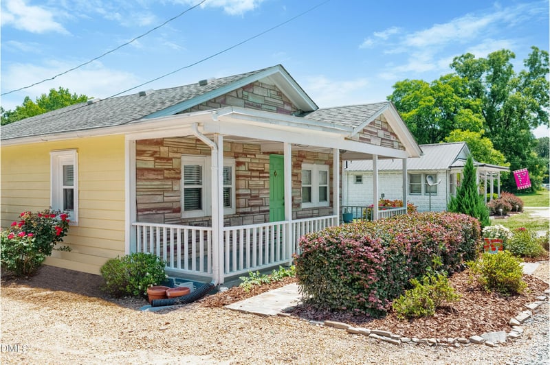 4386 Highway 301 #E, Four Oaks, NC 27524