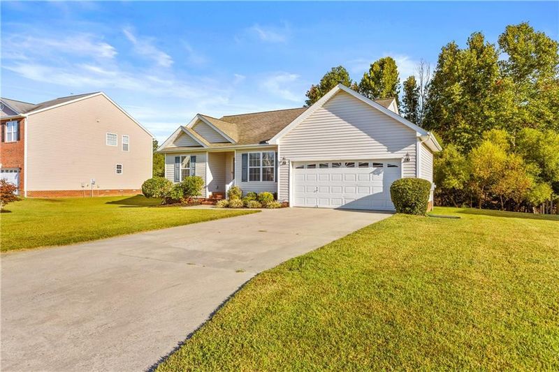 439 Fernway Dr, Burlington, NC 27217