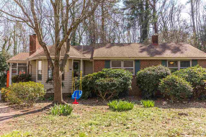 439 Ridgefield Rd, Chapel Hill, NC 27517