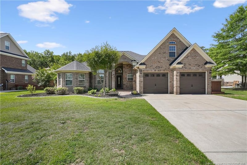439 Summerchase Dr, Fayetteville, NC 28311