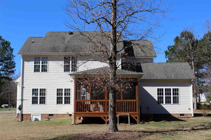 439 Winfred Dr, Raleigh, NC 27603