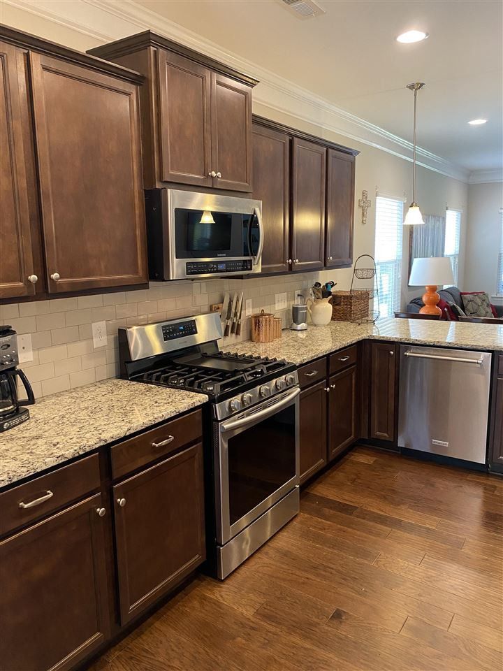 44 Ashview Dr, Clayton, NC 27527
