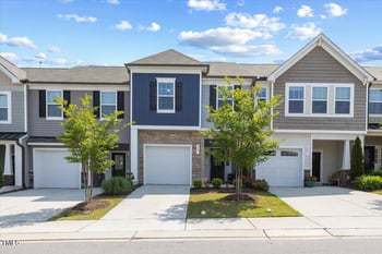 44 Bordeaux Dr, Clayton, NC 27527