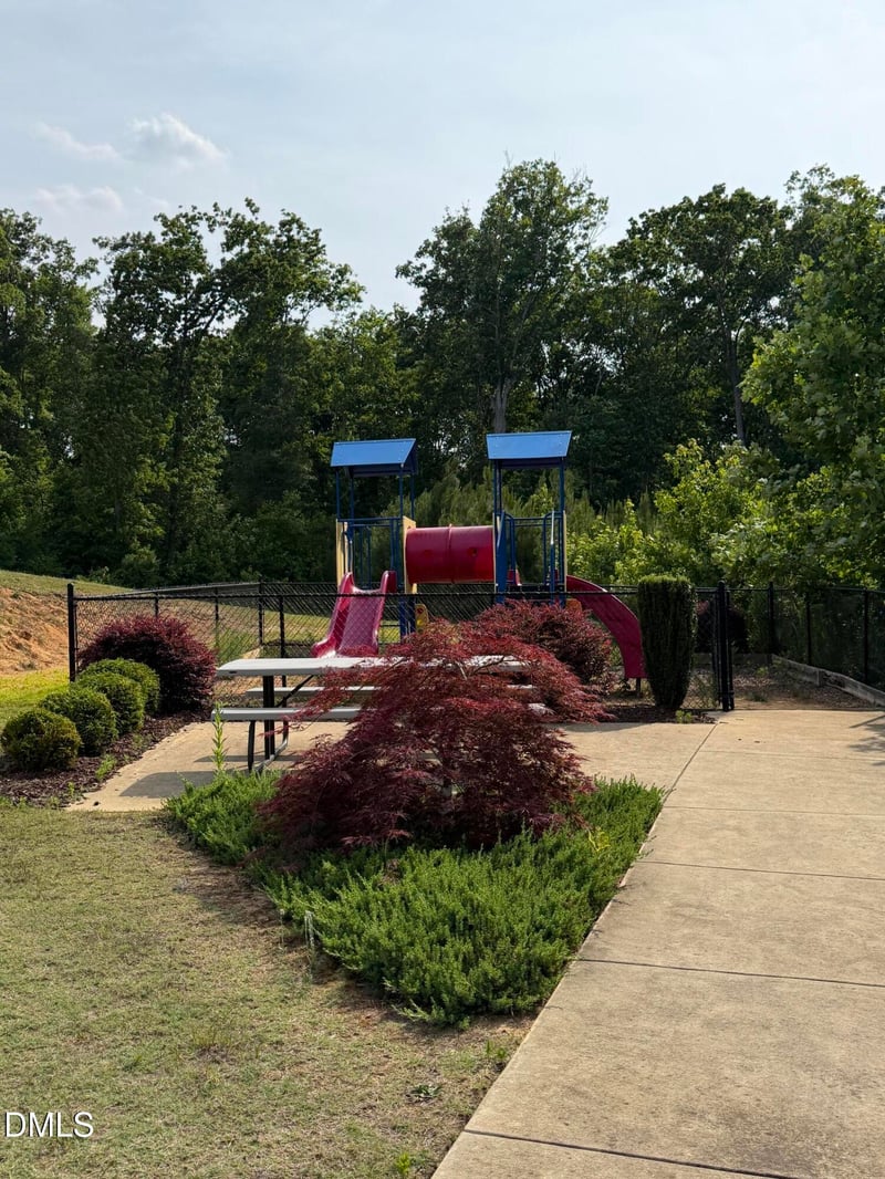 44 Drake Dr, Benson, NC 27504