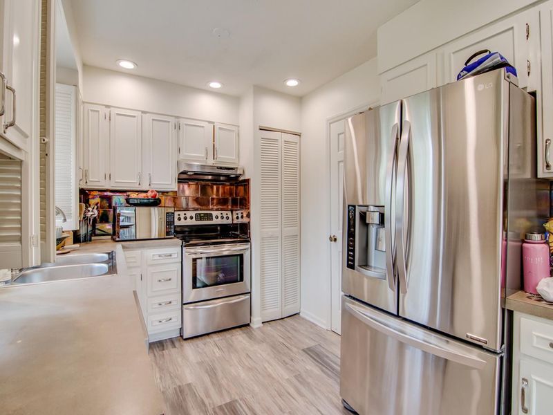 44 Glenmore Dr, Durham, NC 27707