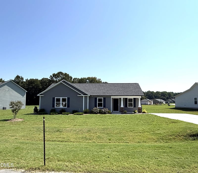 44 Harvest Hills Ln, Dunn, NC 28334