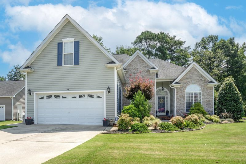 44 Harvest Moon Dr, Clayton, NC 27527