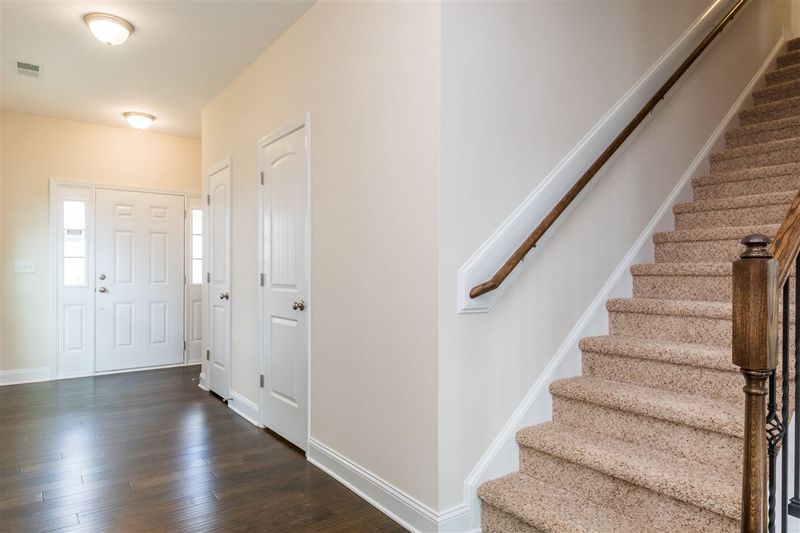 44 National Dr, Clayton, NC 27527