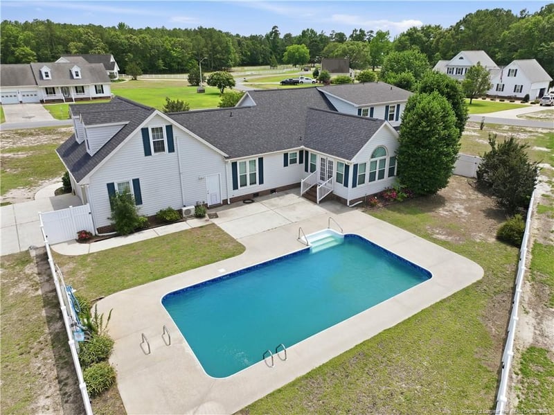 44 Oak Hill Dr, Dunn, NC 28334
