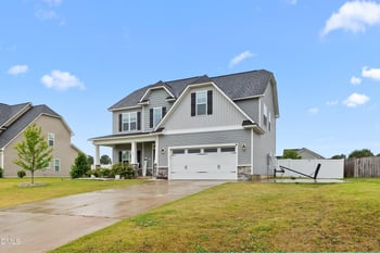 44 Pond Mountain Dr, Clayton, NC 27520