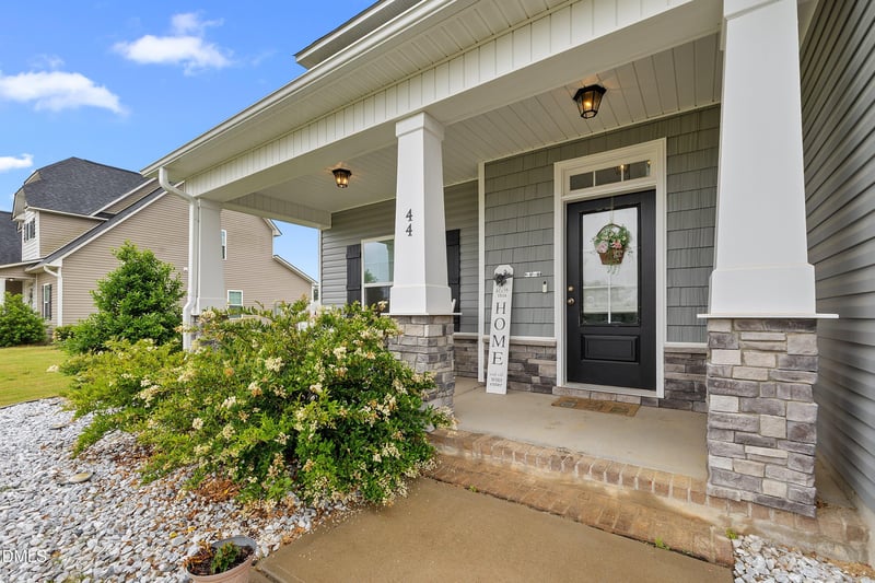 44 Pond Mountain Dr, Clayton, NC 27520