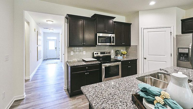 44 Prairie St, Clayton, NC 27527