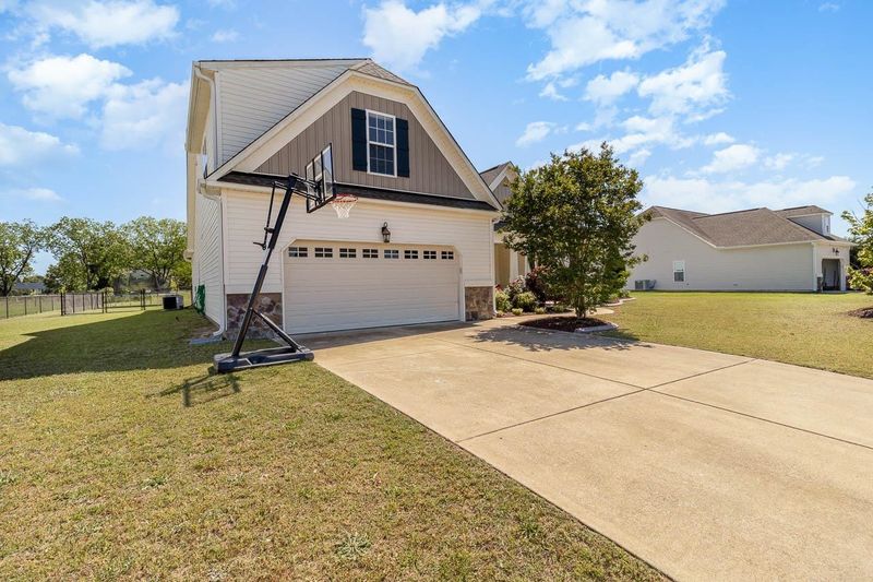 44 Seahorse Ct, Benson, NC 27504