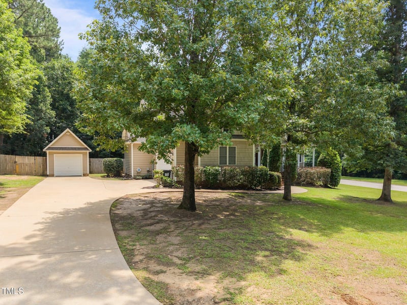 44 Supreme Dr, Lillington, NC 27546