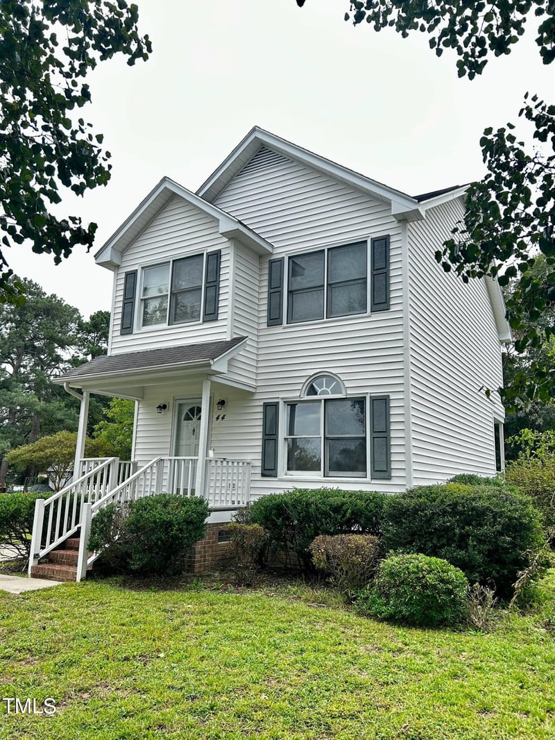 44 Wallace St, Angier, NC 27501
