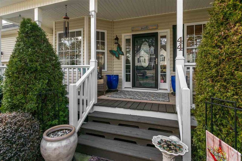 44 Warwick Ct, Clayton, NC 27520