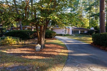 440 Valley Rd, Fayetteville, NC 28305