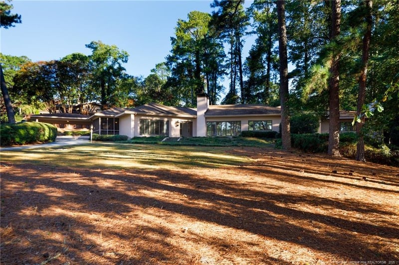 440 Valley Rd, Fayetteville, NC 28305