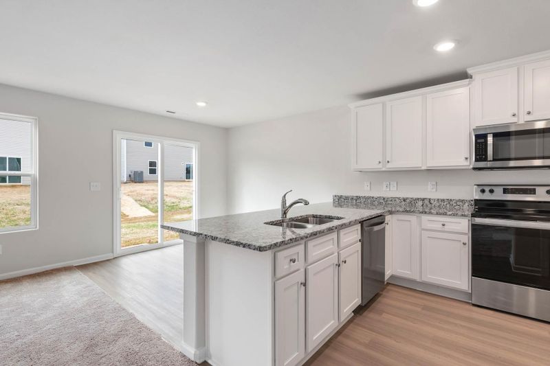 440 Windbreak Ln, Youngsville, NC 27596