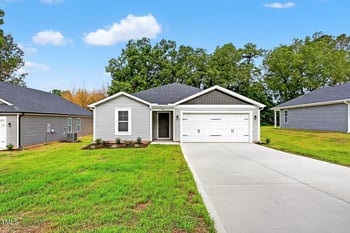 440 Windemere Dr, Fayetteville, NC 28314