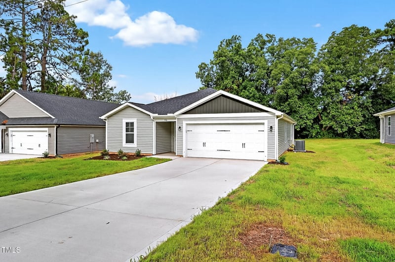 440 Windemere Dr, Fayetteville, NC 28314