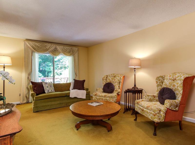 4401 Irving Ct, Raleigh, NC 27609