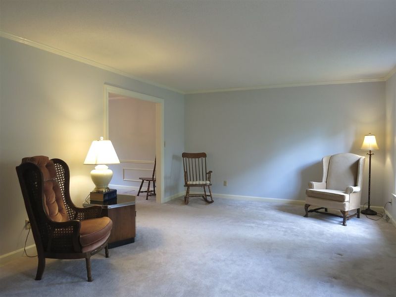 4401 Quail Hollow Dr, Raleigh, NC 27609