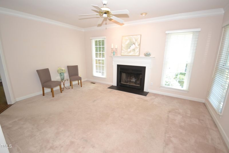 4401 Queenstown Ct, Raleigh, NC 27612