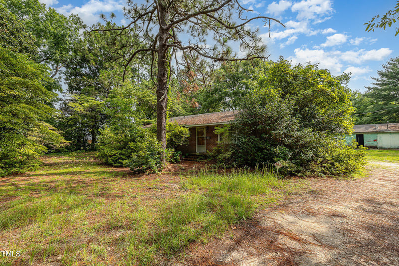 4402 Bluff St, Fayetteville, NC 28311
