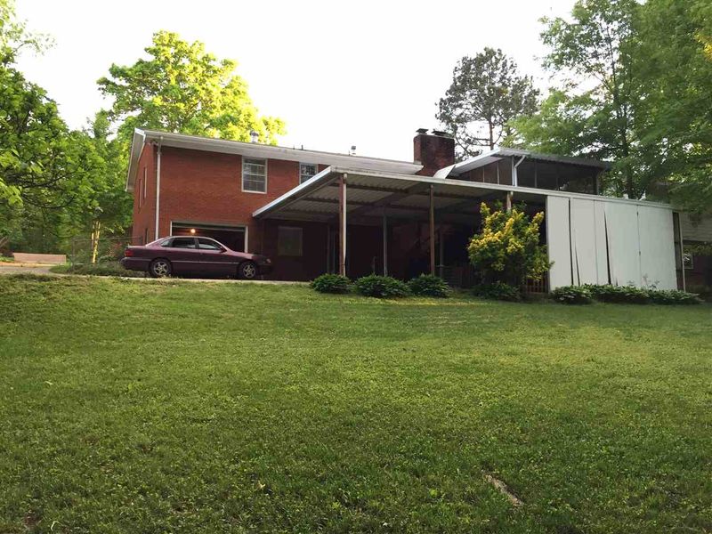 4404 Parkwood Dr, Raleigh, NC 27603