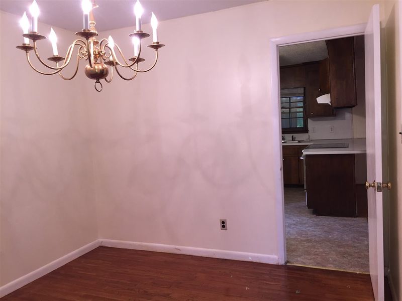 4404 Parkwood Dr, Raleigh, NC 27603