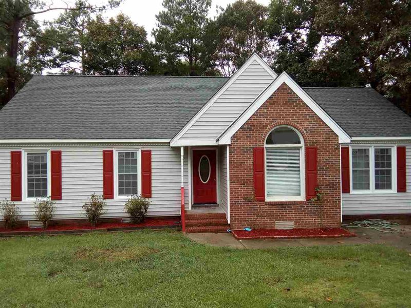 4409 Labrador Dr, Raleigh, NC 27616