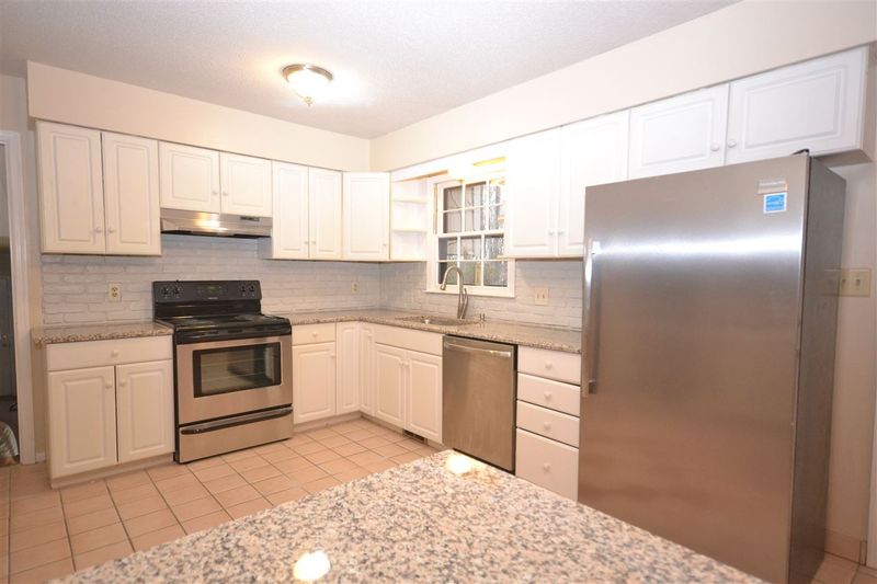 4409 Pickwick Dr, Raleigh, NC 27613