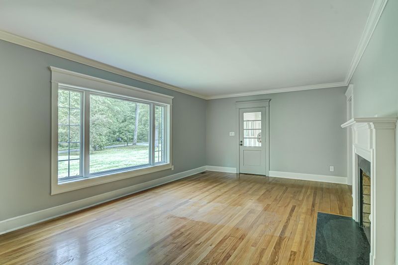 441 Cedarwood Dr, Burlington, NC 27215