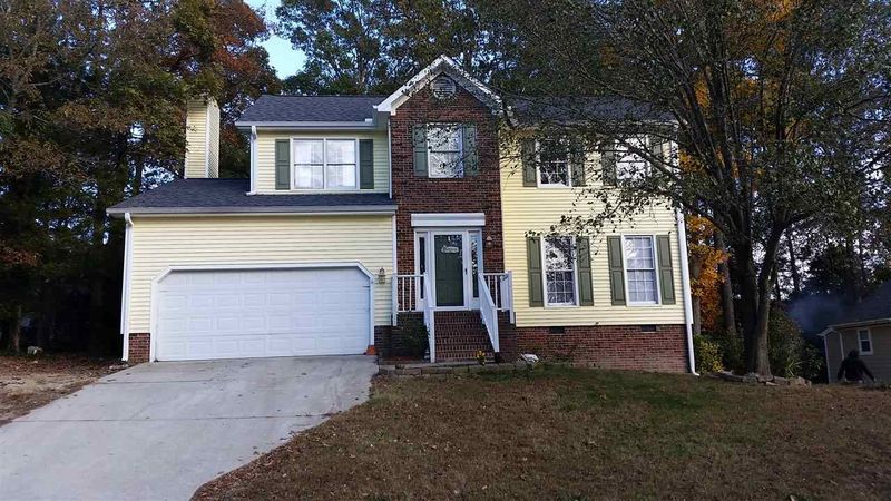 4412 Labrador Dr, Raleigh, NC 27616